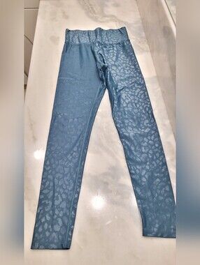 Carbon 38 Takara Shine Leopard Leggings. Teal Blue. Medium
